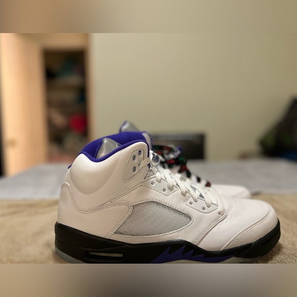 Retro 5 with black lotus laces - Picture 2 of 5